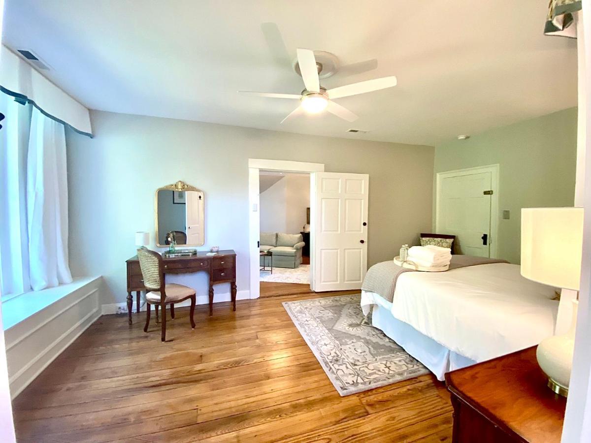 Rose Hill Inn Versailles Екстер'єр фото
