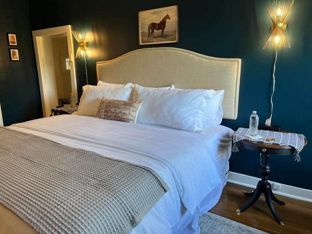 Rose Hill Inn Versailles Екстер'єр фото