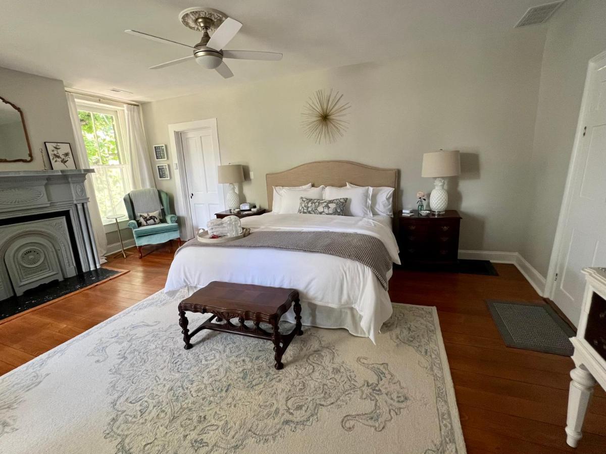 Rose Hill Inn Versailles Екстер'єр фото