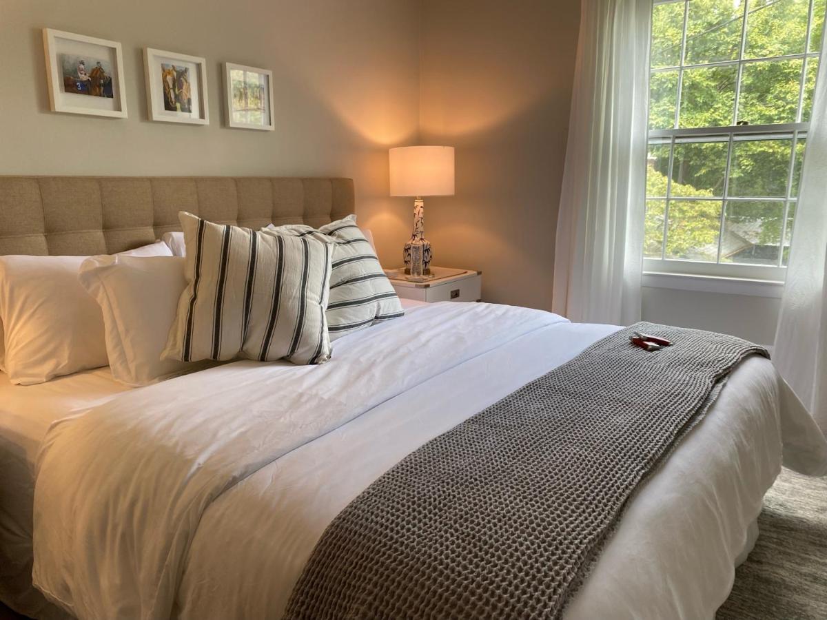 Rose Hill Inn Versailles Екстер'єр фото