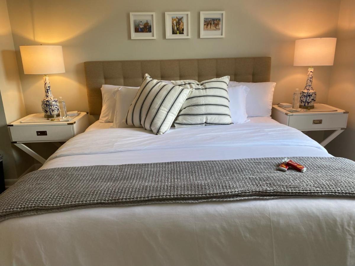 Rose Hill Inn Versailles Екстер'єр фото