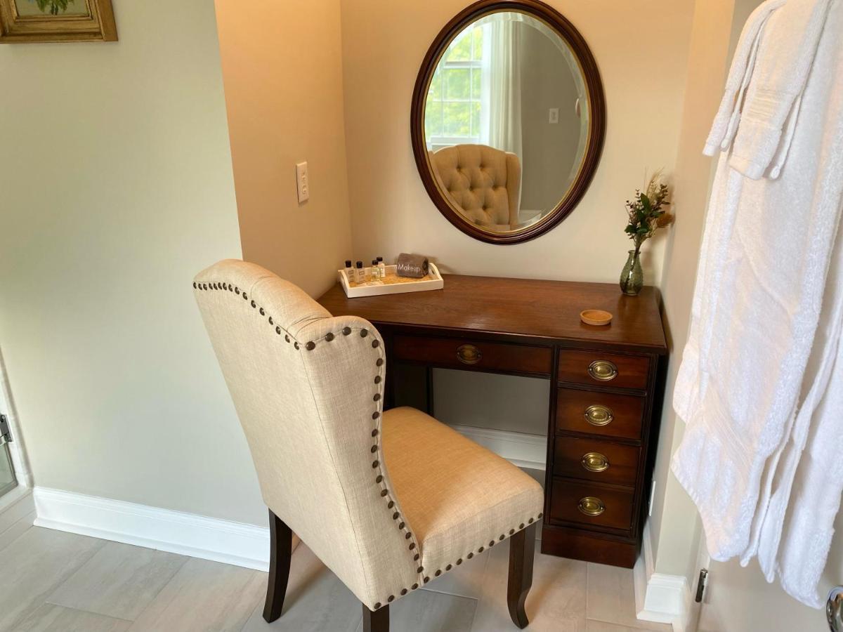Rose Hill Inn Versailles Екстер'єр фото