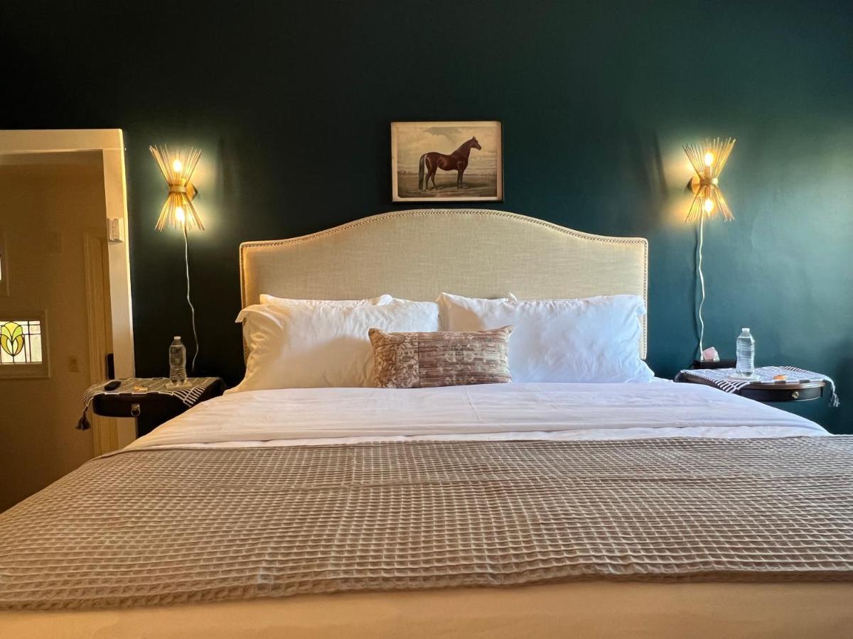 Rose Hill Inn Versailles Екстер'єр фото