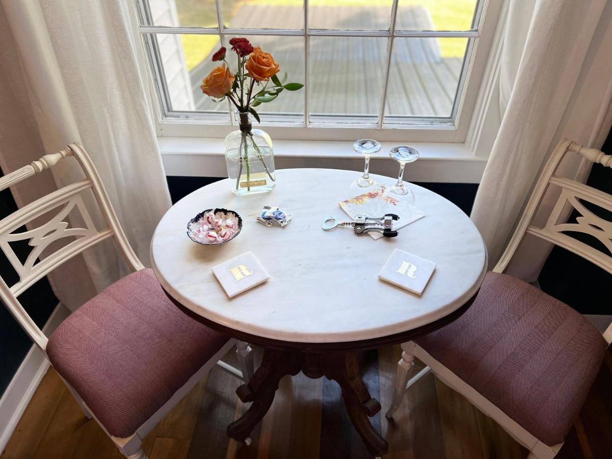 Rose Hill Inn Versailles Екстер'єр фото