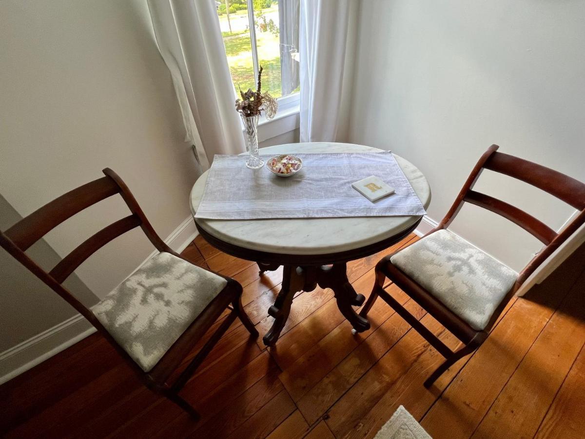 Rose Hill Inn Versailles Екстер'єр фото