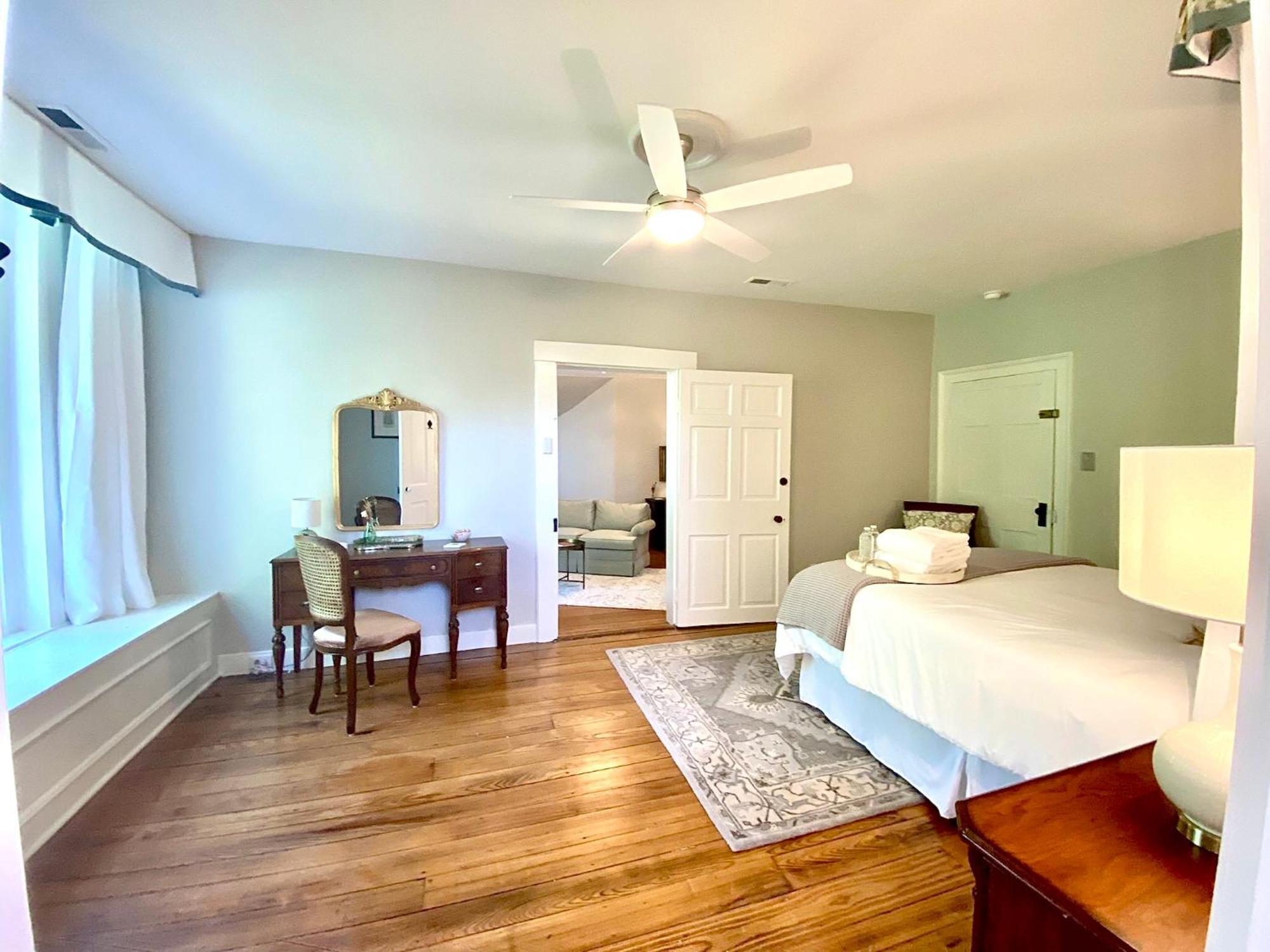 Rose Hill Inn Versailles Екстер'єр фото