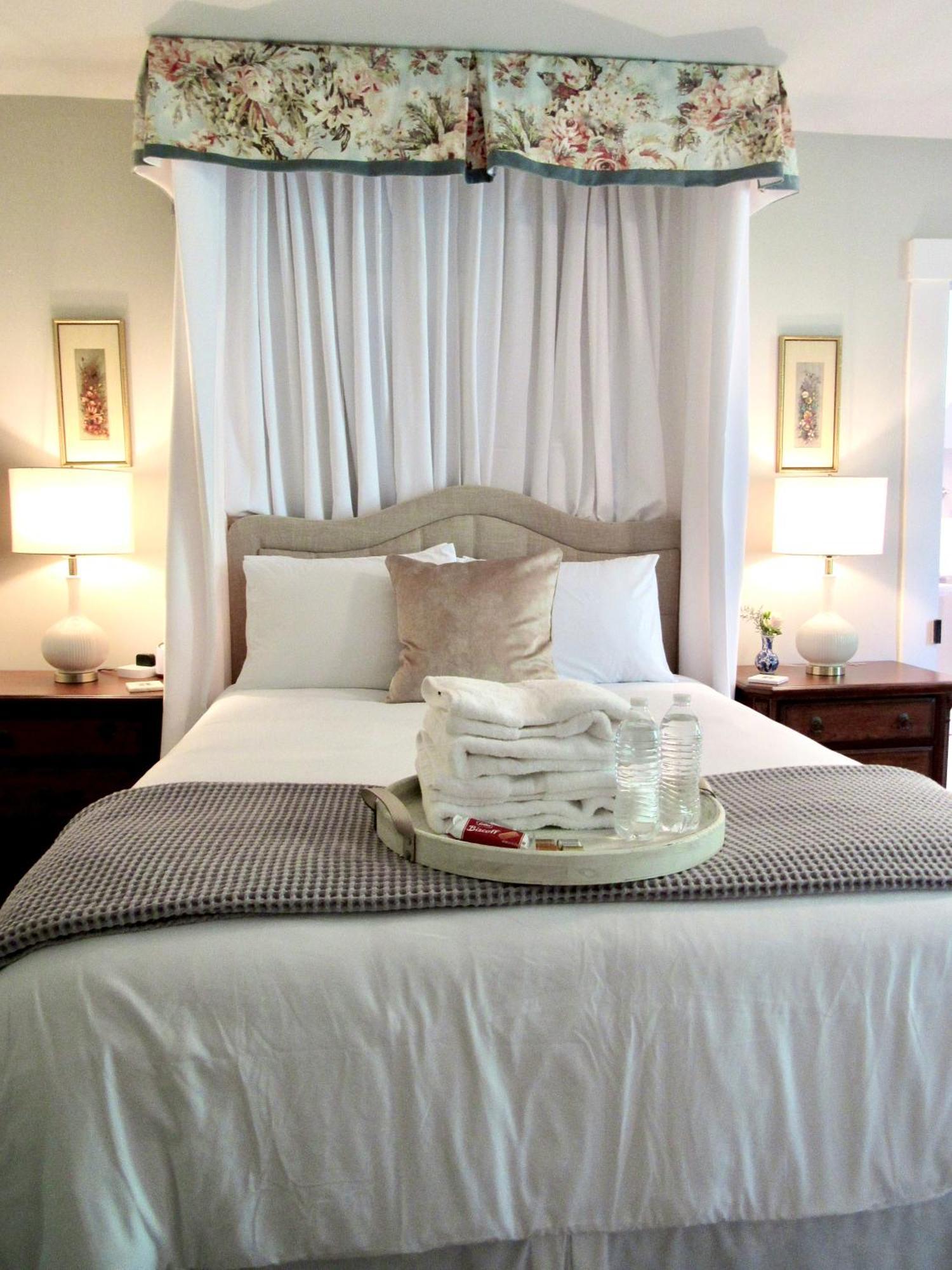 Rose Hill Inn Versailles Екстер'єр фото